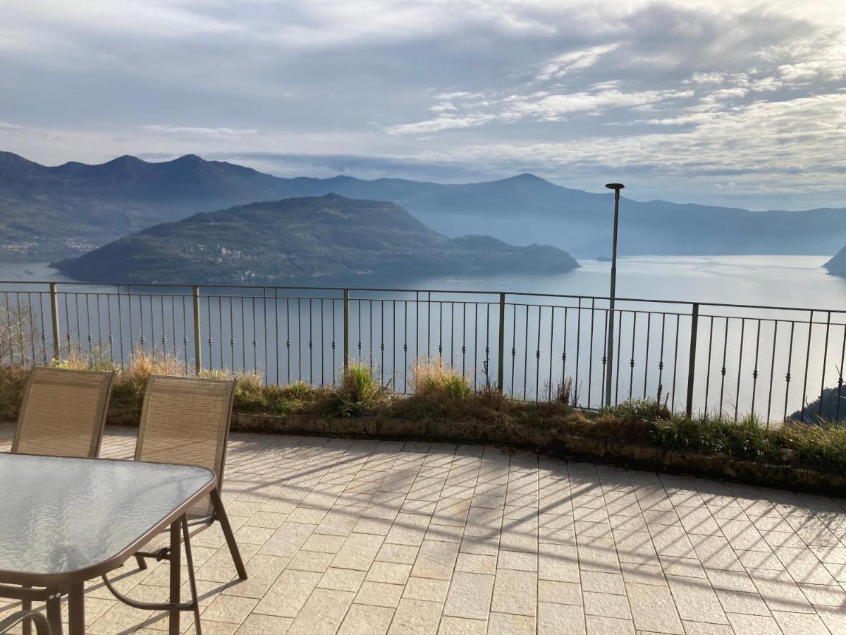 Parzanica Appartamento Grande Terrazza Vista Lago מראה חיצוני תמונה
